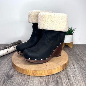 *UGG | Black Leather Lynnea Shearling Clog Boot Size 7